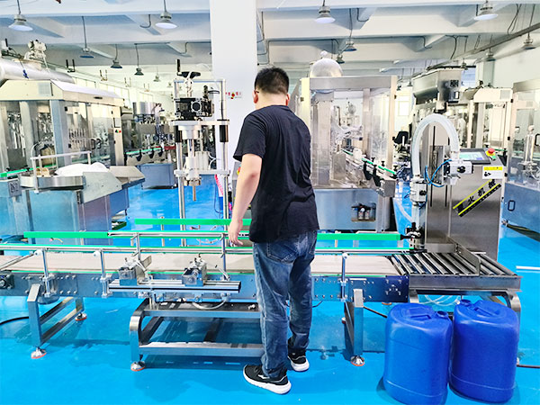 稱重式全自動(dòng)灌裝機(jī),農(nóng)藥自動(dòng)灌裝機(jī)