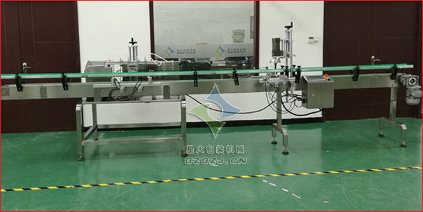 四頭磁力泵灌裝生產(chǎn)線,小型液體灌裝旋蓋生產(chǎn)線