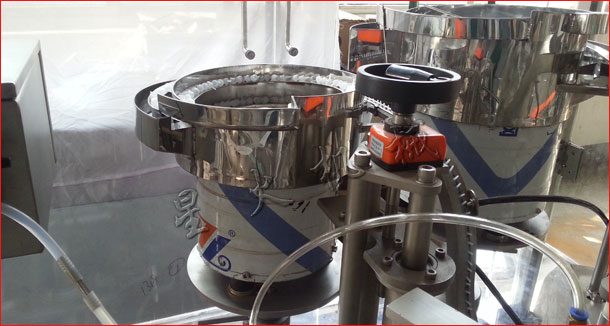 高速全自動滴眼液無菌灌裝生產(chǎn)線,眼藥水無菌灌裝生產(chǎn)線