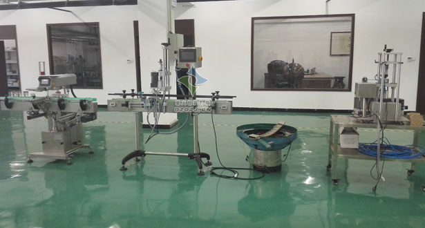 自動(dòng)上蓋真空旋蓋機(jī),醬料真空旋蓋機(jī)